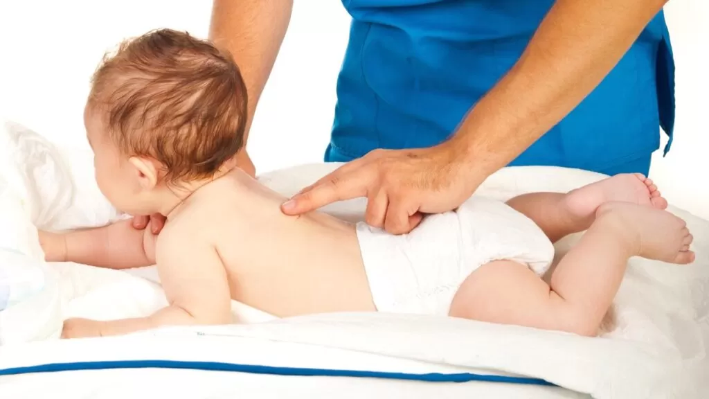 أنواع اعوجاج العمود الفقري الشائعة عند الأطفال