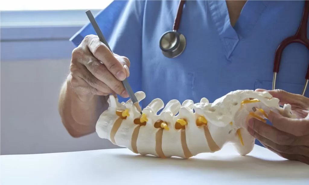 ضيق القناة القطنية