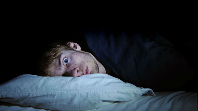 اسباب انتفاض الجسم اثناء النوم