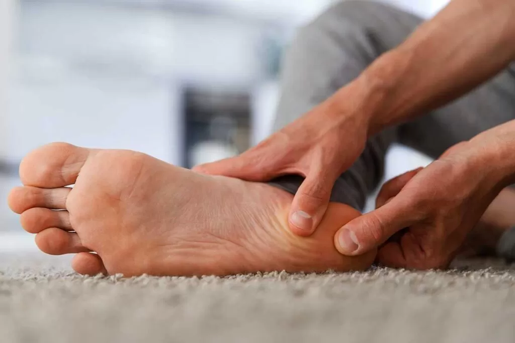 طرق علاج التهاب عصب الرجل اليسرى