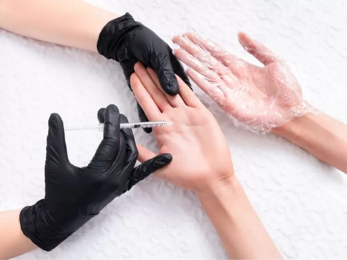 مضاعفات عرق اليدين والقدمين المفرط